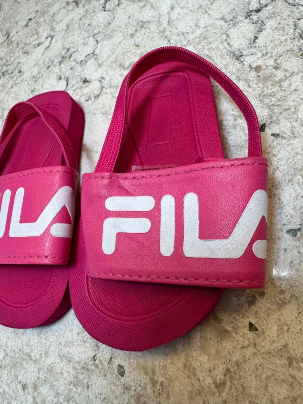 Fila slides kids sleek slide ST sandals with strap and logo on front 9-12 MONTHS